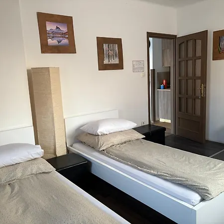 Sarga Csiko Vendeghaz Apartment Debrecen
