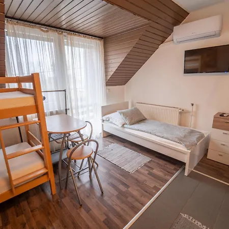 Sarga Csiko Vendeghaz * Debrecen